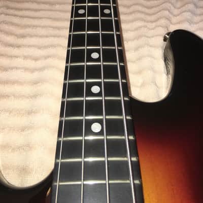USA G&L L-1000 2014 3 Tone Sunburst lefty image 11