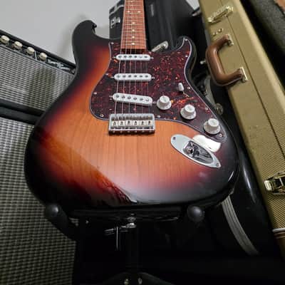 Fender Player II Stratocaster 2024 - Present - 3-Color Sunburst image 3