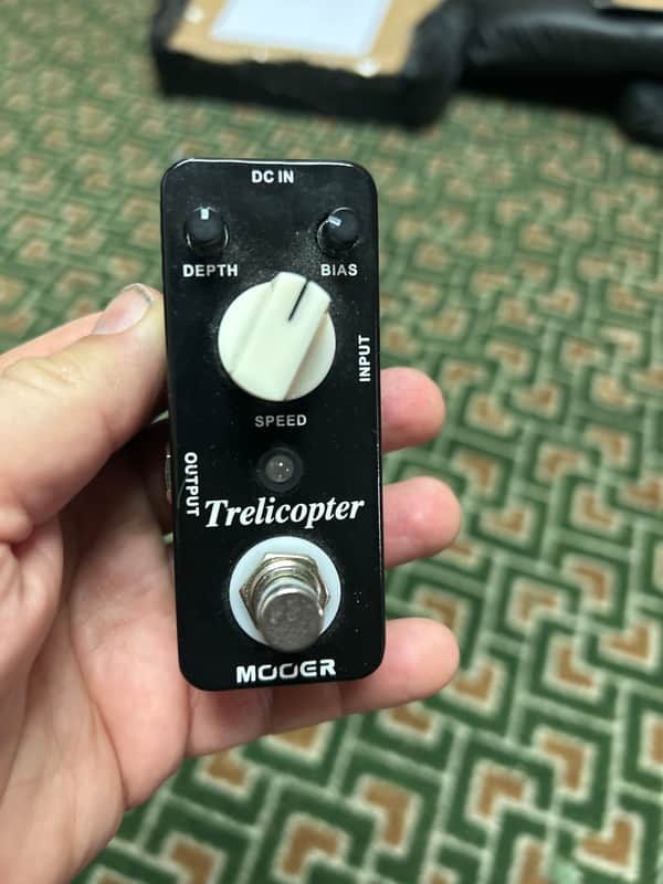 Mooer Trelicopter Tremolo Guitar Effect Pedal 2010s - Black image 1