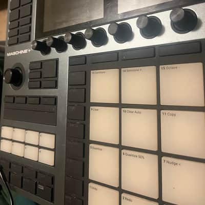 Native Instruments Maschine Plus 2020 - Present - Black Bild 2