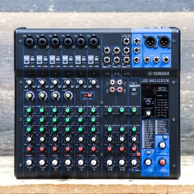 Yamaha EMX5000-12 12 Channel Powered Mixer 1000 Watt Mixing