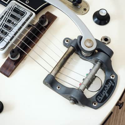 1965 Supro Martinique Val-Trol Resoglass Vintage Electric Guitar White, Valco image 9