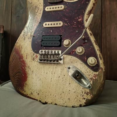 #202603 :: Baldman's Stratocaster set in Dirty Relic Olympic White over Metallic Wine Red : Vintage Aged image 6