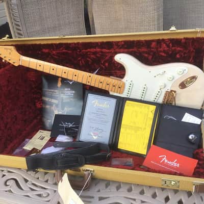 Fender Custom Shop limited edition 57 Vintage Custom Stratocaster,Mary Kay blonde,ash body,100% original,1 owner,COA,all papers,tweed case image 2
