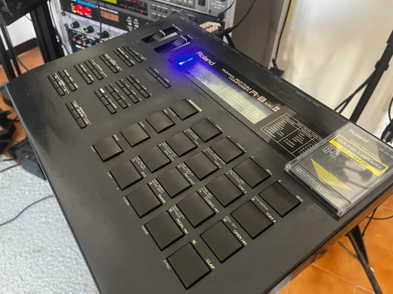 Roland R-8 MKII Human Rhythm Composer image 1