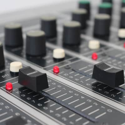 Stanford 751 "Silver Shadow" Analogue DJ Mixer image 8