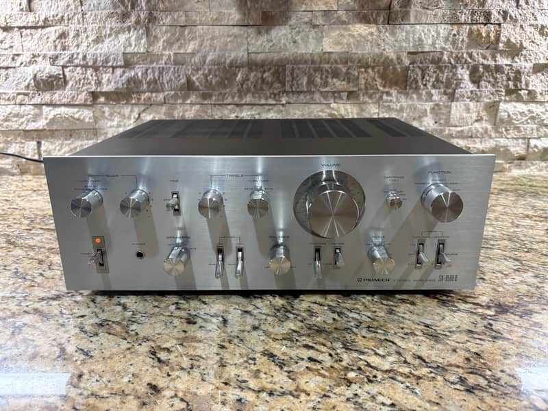 Exceptional Pioneer SA-8500 II Amplifier