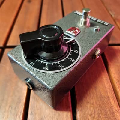 R2R Electric Pre-Amp - Grey image 2