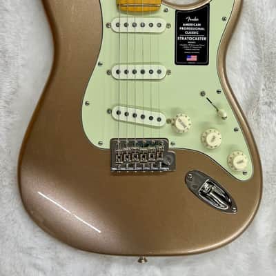 Mint Fender American Professional Classic Stratocaster, Faded Firemist Gold + Gig bag image 3