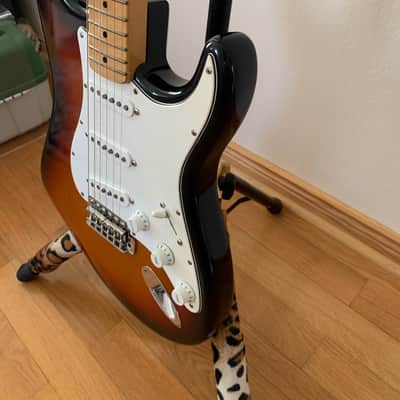 Fender Stratocaster Voodoo 2001 - Sunburst image 3