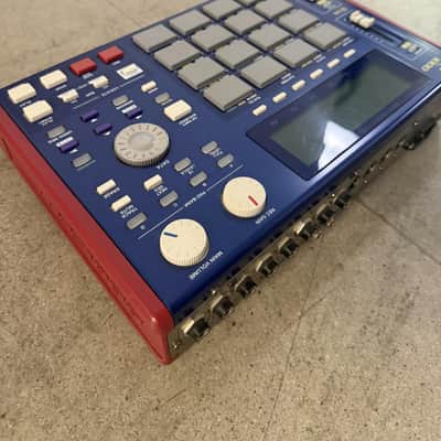 Akai MPC1000 Music Production Center