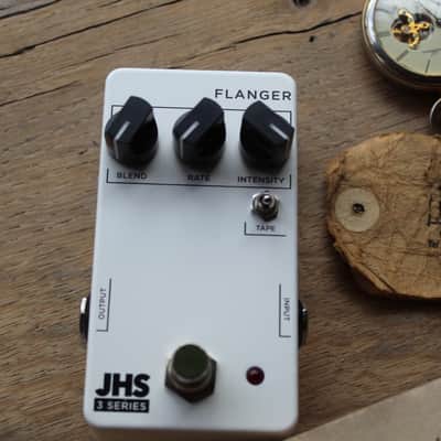 JHS "3 Series Flanger" image 1