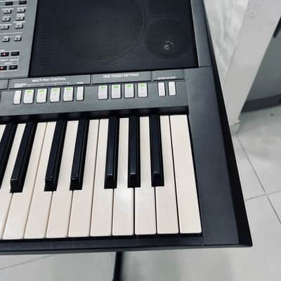 Yamaha PSR-S770 61-Key Arranger Workstation 2010s - Used image 2