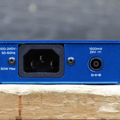 Strymon Zuma R300 High Current DC Power Supply 5-Isolated Output Pedal Power image 8