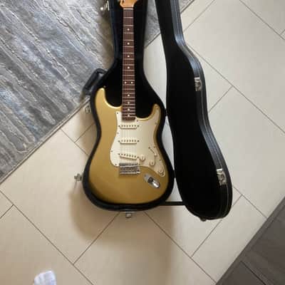 Fender Vintage Player Stratocaster 2001-2002 - Aztec Gold image 2