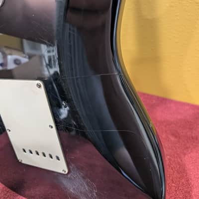 Fender Classic Series '70s Stratocaster with Rosewood Fretboard 2002 - Black w Seymour Duncan gig bag & locking strap image 13
