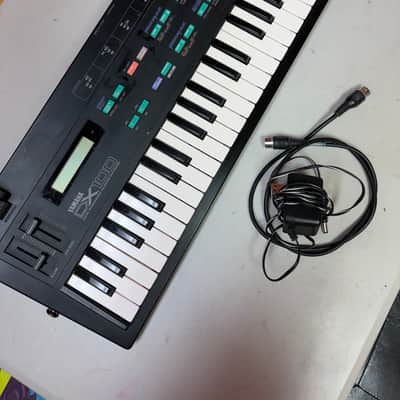 Yamaha DX100 Programmable Algorithm Synthesizer 1985 - Black