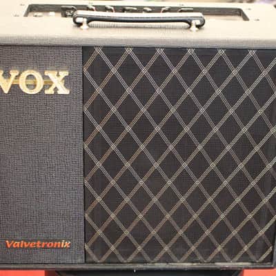 Vox VT40X 40-Watt 1x10 Digital Modeling Guitar Combo Black image 1