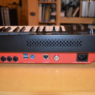 Akai MPC Key 61 Standalone Workstation Synthesizer 2022 - Present - Black image 10