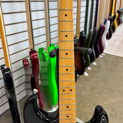 Squier Classic Vibe '70s Stratocaster HSS with Maple Fretboard - Black image 3