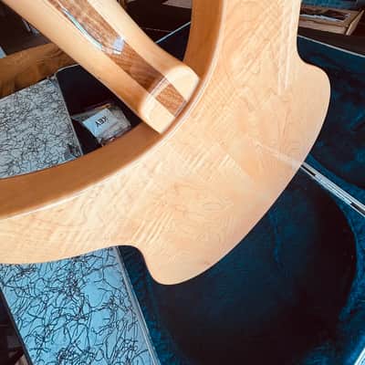 1998 Rickenbacker 330 Mapleglo image 9