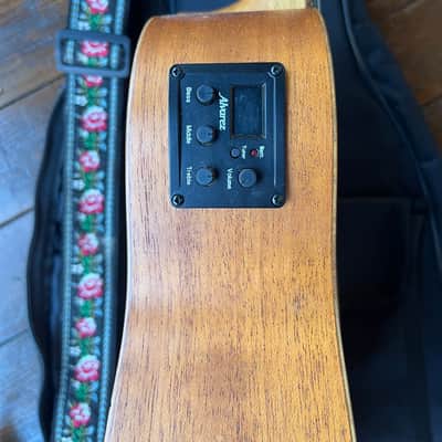 Alvarez RU22TCE Regent Tenor Ukulele with Electronics 2010s - Natural image 3