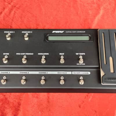 Line 6 FBV foot controller * multi effect floorboard and controller * works for : Line6 Vetta, Line6 Spider III and II, Line6 Bass POD XT, Line6 POD X3 * controlls volume, wah-wah, chromatic tuner, tap-tempo * image 1
