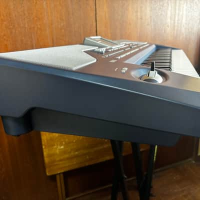 Korg Pa800 - Professional 61-Key Arranger Keyboard with Built-In Speakers w/ bag image 7