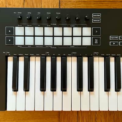 Novation Launchkey 25 MK3 25-key Keyboard Controller image 1