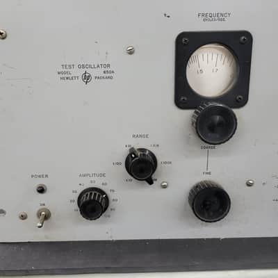 Hewlett Packard Model 650A Test Oscillator - Gray image 4