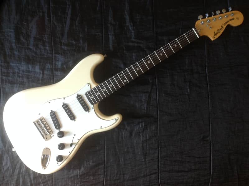 1979 Aria Pro II Japan Strikin' Sound Stratocaster Olympic White