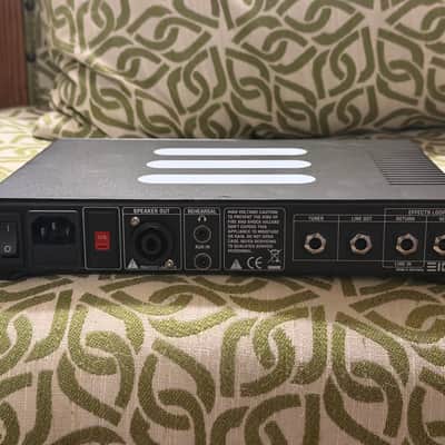 Eich Amplification T900 900w bass head with carry bag image 2