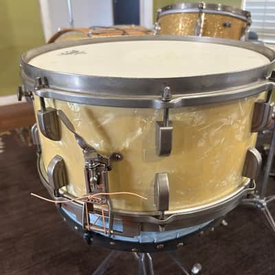 1940 Leedy Broadway Standard 6.5x14 white marine pearl vintage snare drum image 3