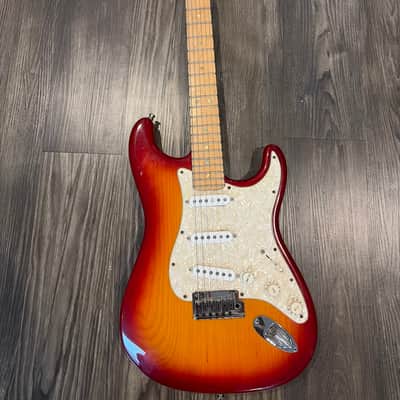 Fender American Deluxe Stratocaster Ash with Maple Fretboard 2006 w/ Custom Shop ‘69 Pickups image 2