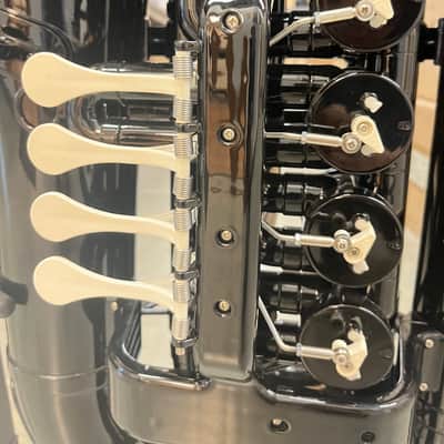 Coolwind CTU-200BK ABS Tuba, BBb, 4 Rotary valves, black, with bag, mouthpiece image 4