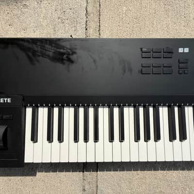 Native Instruments Komplete Kontrol S88 MKii - Black image 2