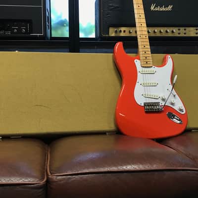 Squier Hank Marvin Stratocaster Fiesta Red 1990 With Tweed case image 17