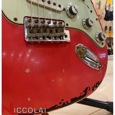 FENDER Michael Landau Signature 1963 Stratocaster, Round-Laminated Rosewood, Fiesta Red over 3-Color Sunburst image 2