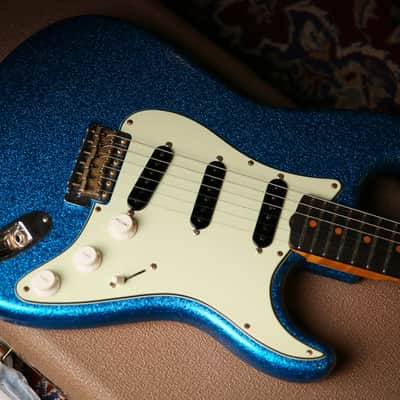 Fender USA Custom Shop 62 Flamethrower Stratocaster Relic Blue Sparkle image 15