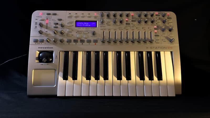 Novation X-Station 25-Key 8-Voice Synthesizer with USB Interface
