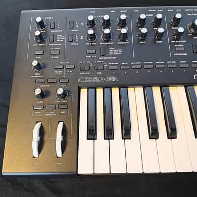 Moog Messenger 32-Key Monophonic Synthesizer 2025 - Present - Black image 3