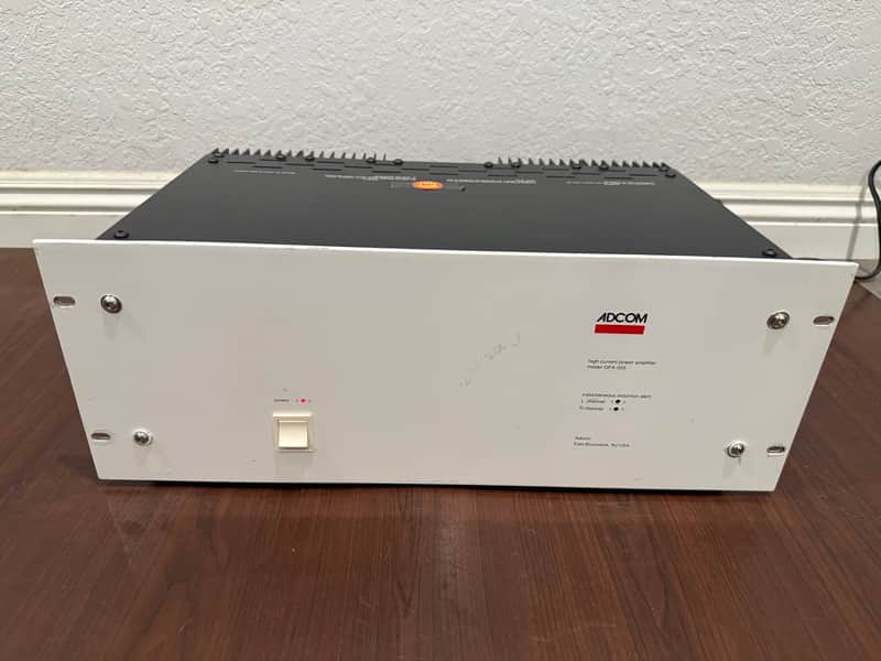 Adcom  GFA-555 Stereo Power Amplifier White face