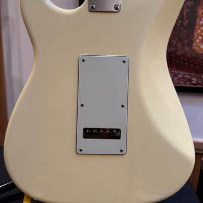2025 G&L USA Custom Shop Icon Inspired Jimi Hendrix Legacy in Vintage White light Relic, reverse headstock, SSL2 pickups with Custom Shop Deluxe Gig Big! image 13