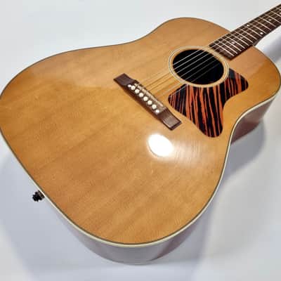 Gibson J-35 Antique Natural 2013 image 4