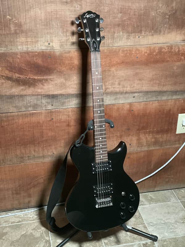 Washburn Lyon LI15 (extra strings, picks and gig bag included!) Black image 1