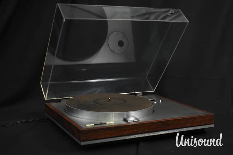 Luxman PD121 Turntable Record Player Direct Drive in Very Good Condition image 1
