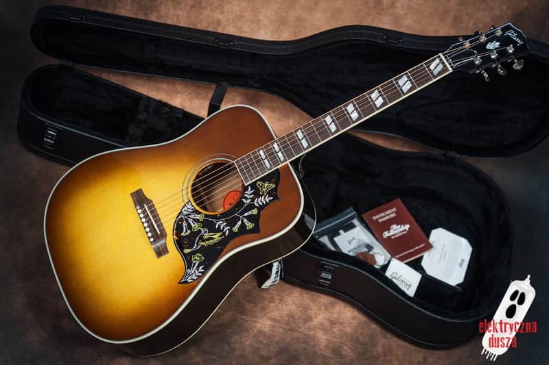 Gibson Hummingbird Custom Shop “Red Spruce” Honey Burst 2025