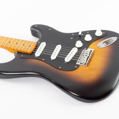 Squier 40th Anniversary Vintage Edition Stratocaster 2022 Satin Wide 2-Colour Sunburst image 10