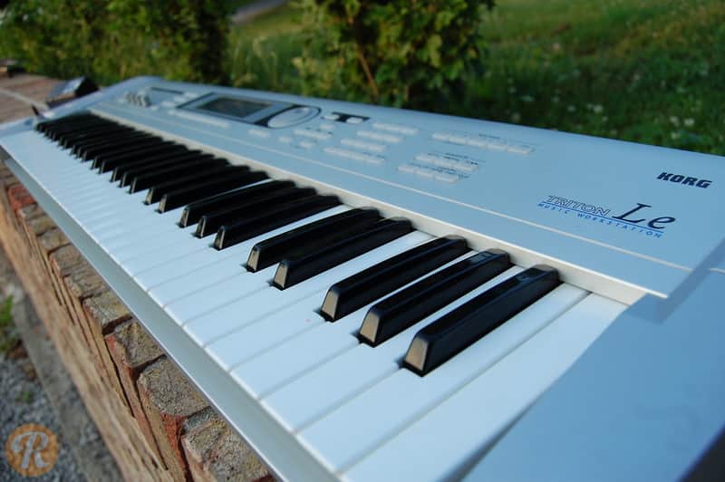 Korg Triton LE 61-Key 62-Voice Polyphonic Workstation (2000 - 2002) image 2