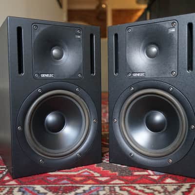 Genelic 1030A Bi-Amplified Monitoring System 2005 - Black image 9